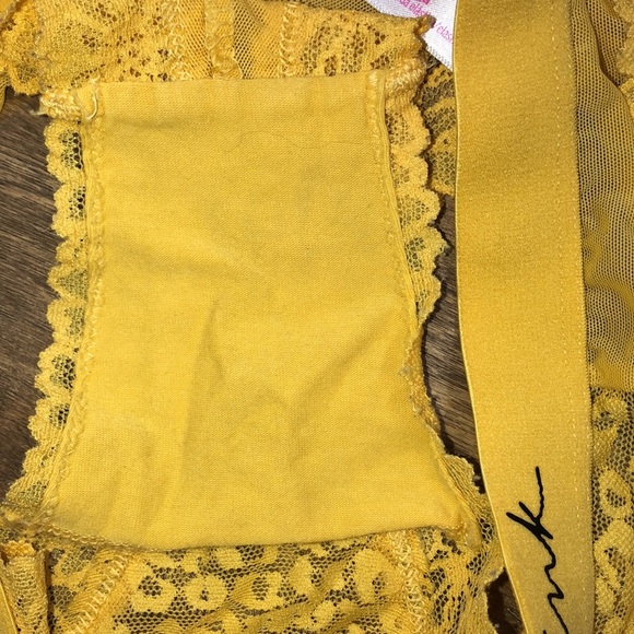 PINK Victorias Secret xsmall yellow lace panty - Picture 4 of 4